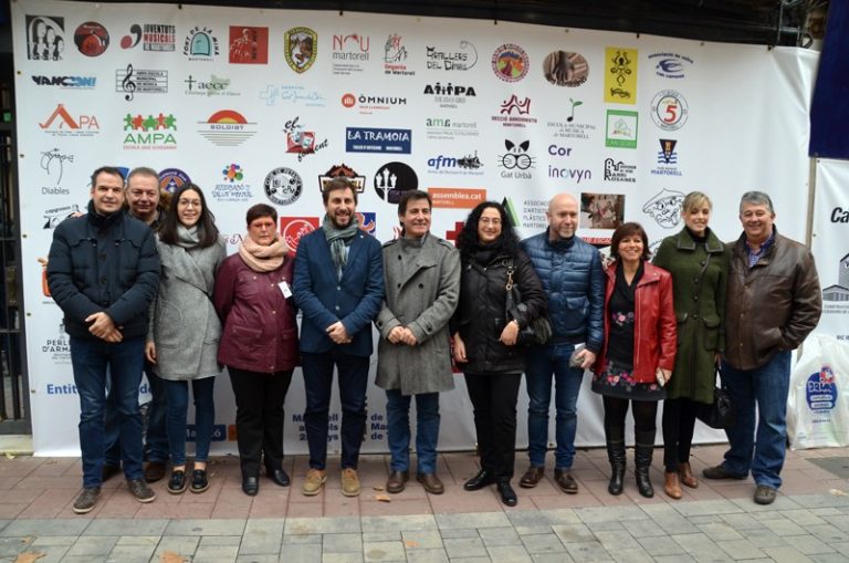 Comín: "aquest carrer de La Marató mostra l’extraordinària cohesió social i cívica del país"