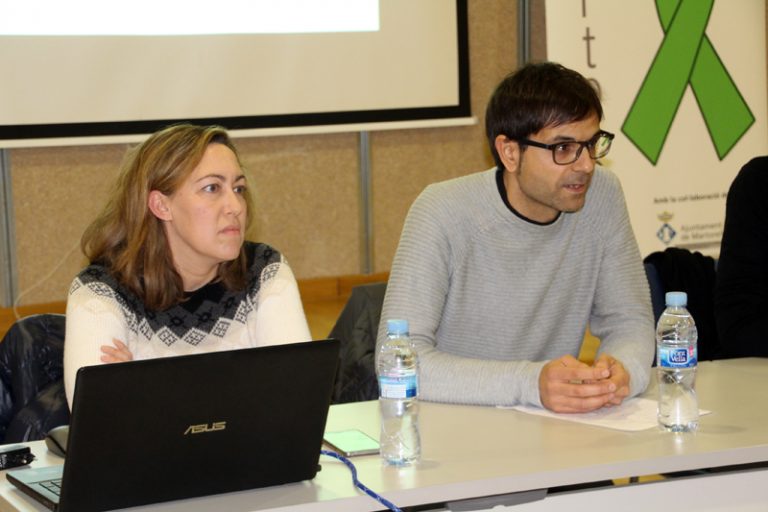 Els Serveis Socials expliquen els programes locals d’atenció a dependents i cuidadors