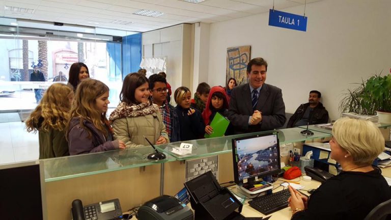Els cooperativistes escolars de Martorell demanen el permís de venda per les seves parades