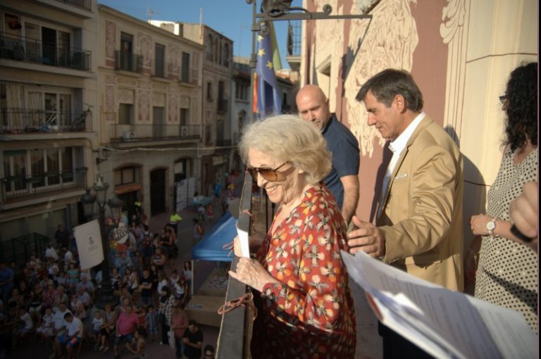 Cultura, país i transformació de Martorell centren el pregó de l’actriu Montserrat Carulla