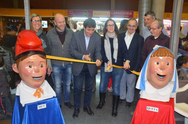 Capgrossos i Caramelles Martorell celebren el 10è aniversari del Met i la Queta al Mercat Municipal