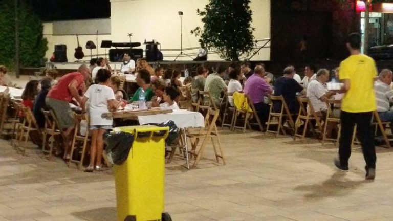 El barri El Pla i la fundació Nedar contra corrent recapten 1.000 euros contra el càncer
