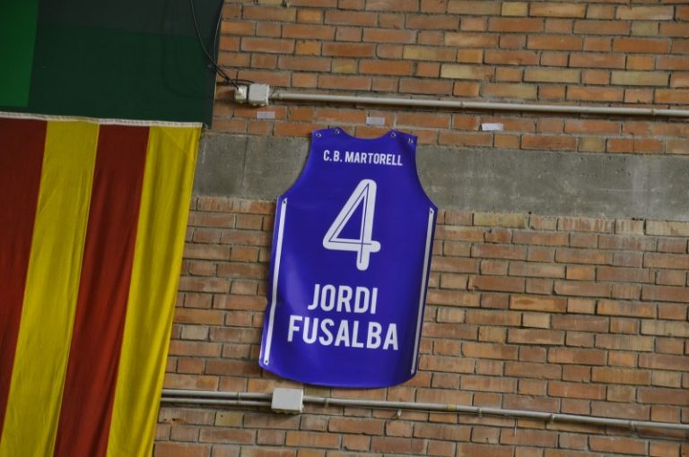 El Club Bàsquet Martorell homenatja Jordi Fusalba en la presentació dels equips