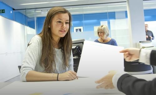 Promoció Econòmica ofereix idiomes i creació de webs a joves inscrits a Garantia Juvenil