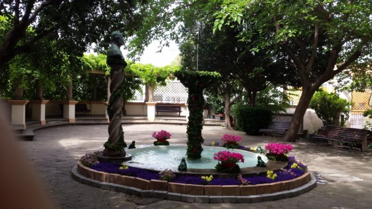 Per Corpus, Museus de Martorell torna a fer ballar l’ou al brollador dels jardins de l’Enrajolada