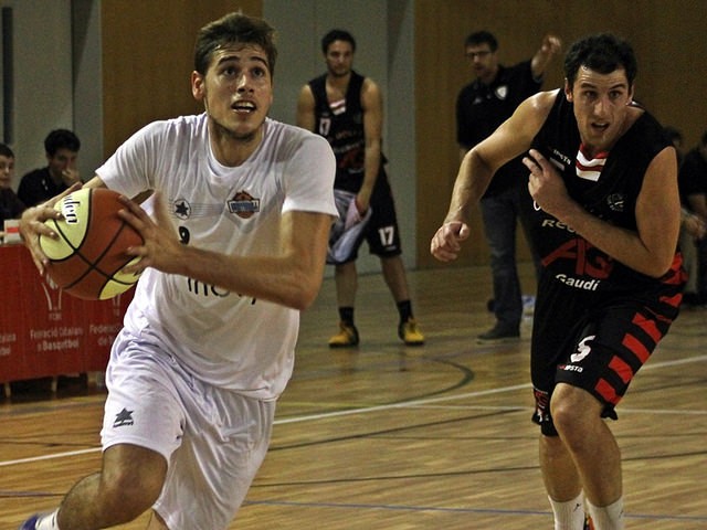 El Club Bàsquet Martorell comparteix primera plaça de la lliga EBA a tres bandes