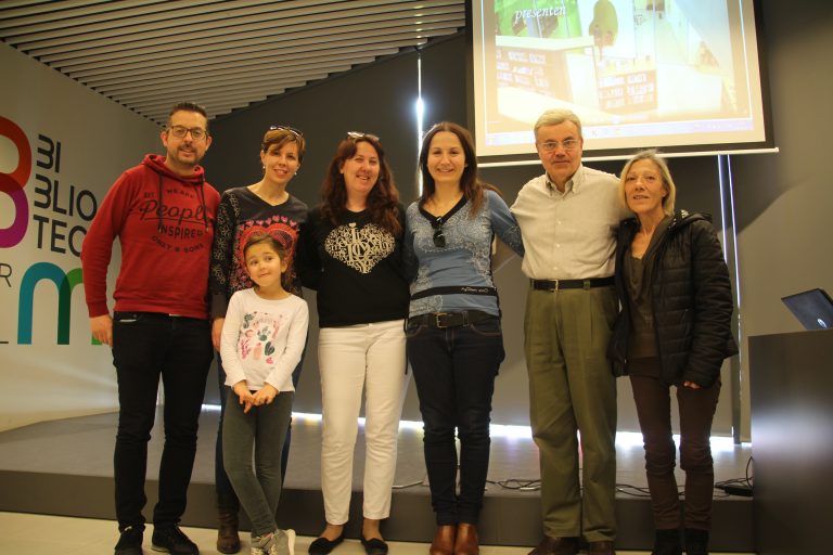 Una nena descobreix el màgic món dels llibres al curtmetratge del Taller de Cinema de Martorell