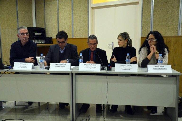 Creu Roja presenta el programa d’acollida de refugiats i rep el suport municipal