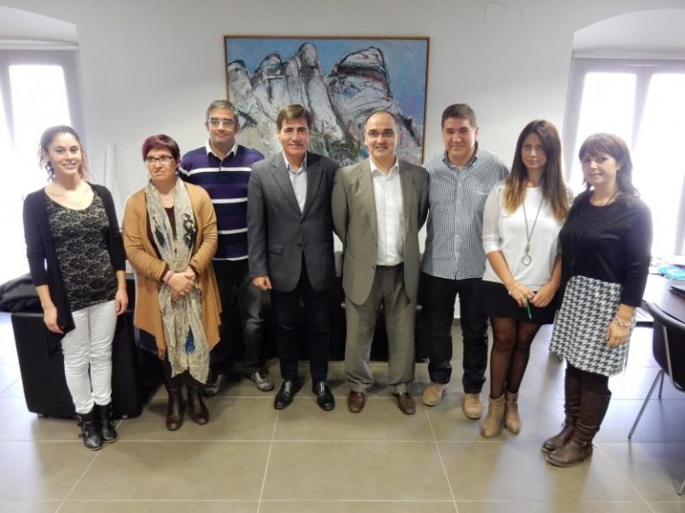 L’Ajuntament lliura una subvenció a dues empreses per contractar persones en atur
