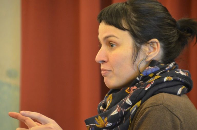 Anna Roig explica el procés creatiu de les cançons en una ‘masterclass’ a Cal Nicolau