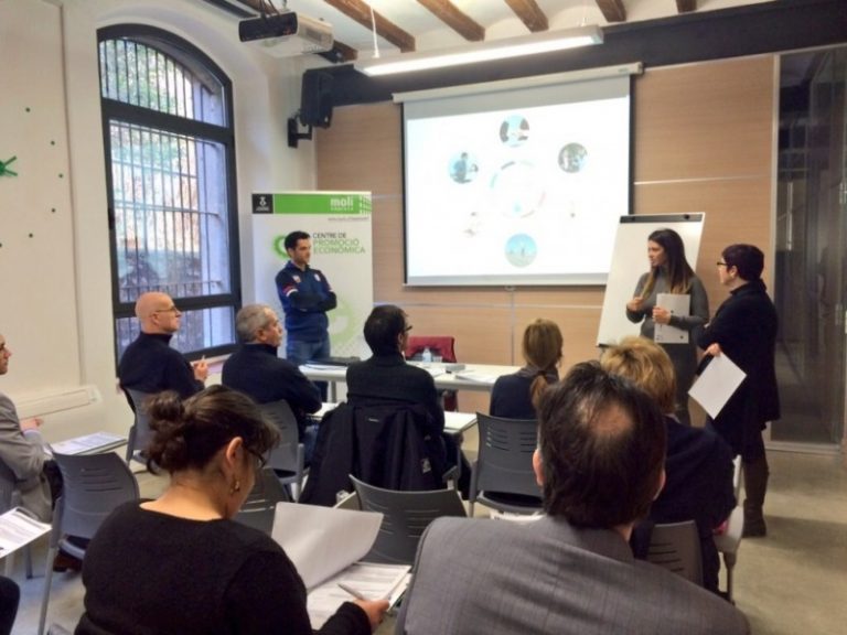 Empresaris i emprenedors dissenyen la seva imatge corporativa al Molí Empresa