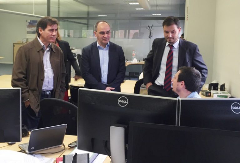 Fonollosa visita l’empresa Btech, especialitzada en el sector de l’automòbil