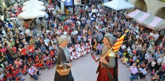 Gegants, Capgrossos i Bastoners, els encarregats d’obrir la porta de la Festa Major Cercavila, gegants de Martorell