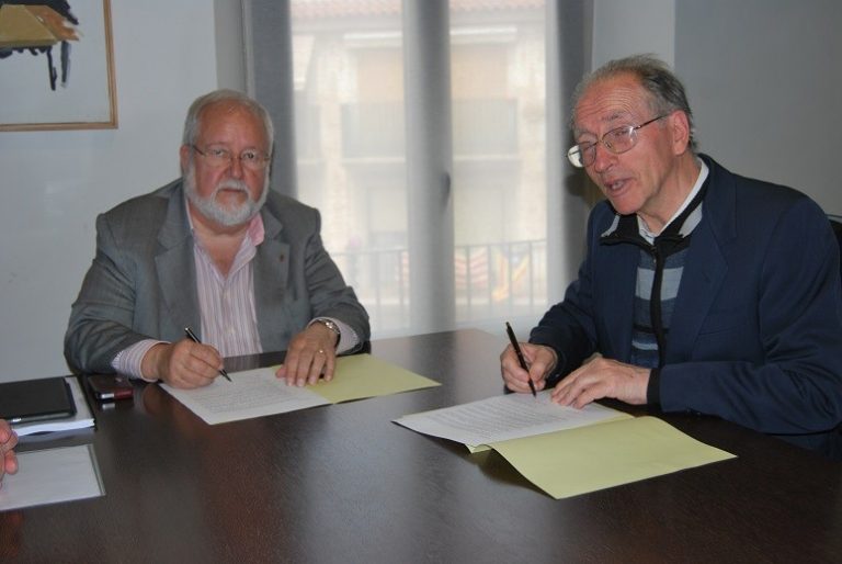 L’Ajuntament i Càritas signen desenvolupar el programa de suficiència alimentària