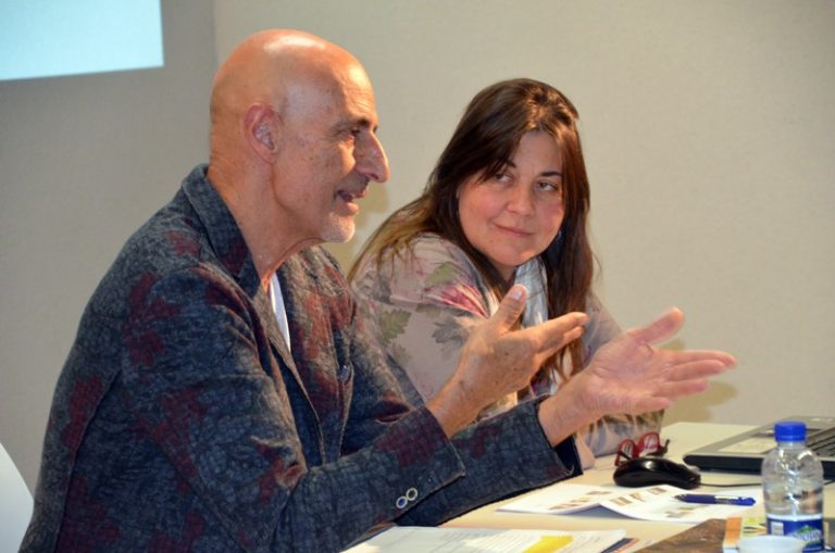 Saliné i Griset expliquen a La Caserna el paper del mosaic i la ceràmica al Modernisme