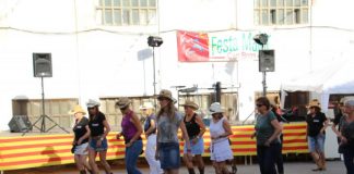 El barri de Can Bros viu la seva festa major a ritme de música i trobades a la plaça