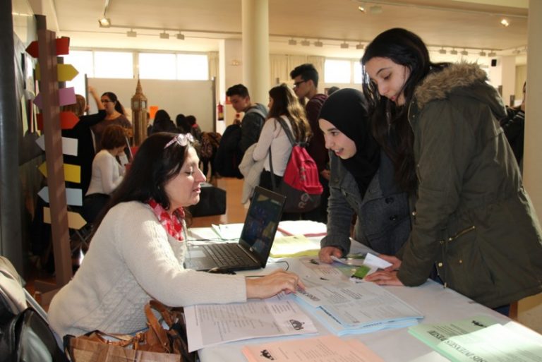 400 estudiants coneixen l’oferta formativa i laboral a la Fira de l’Ensenyament ‘Cerca’m’