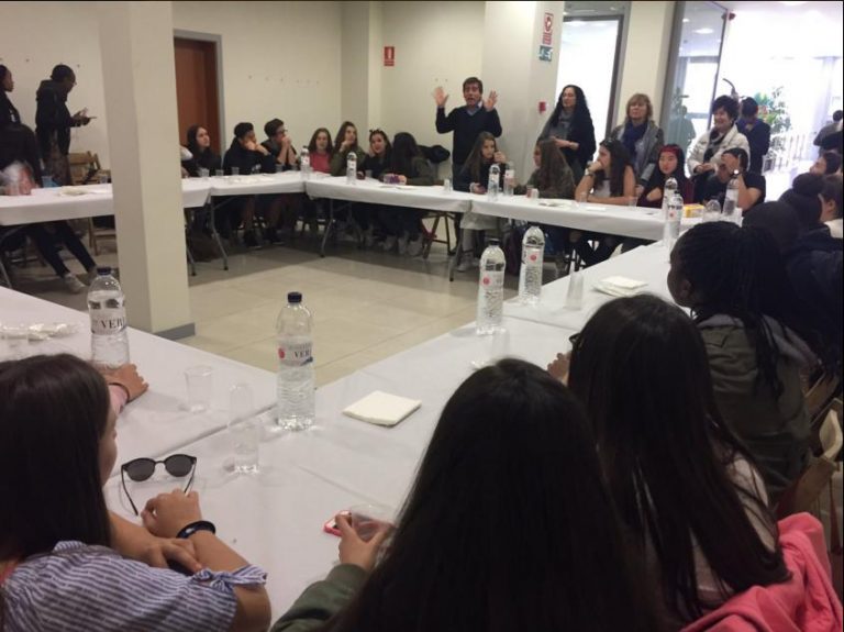 Els alumnes de Chevilly-Larue tornen la visita als seus corresponsals martorellencs