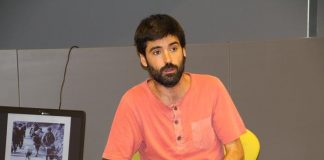 L’escriptor Roc Casagran elogia els clubs de lectura en una trobada a la Biblioteca Martorell