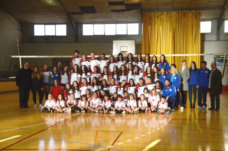 El Club Volei Martorell, més femení que mai, presenta els seus cinc equips a les IEM