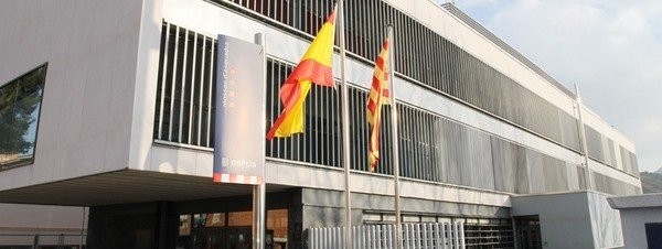 Una dona xinesa ha donat a llum a la comissaria dels Mossos d’Esquadra