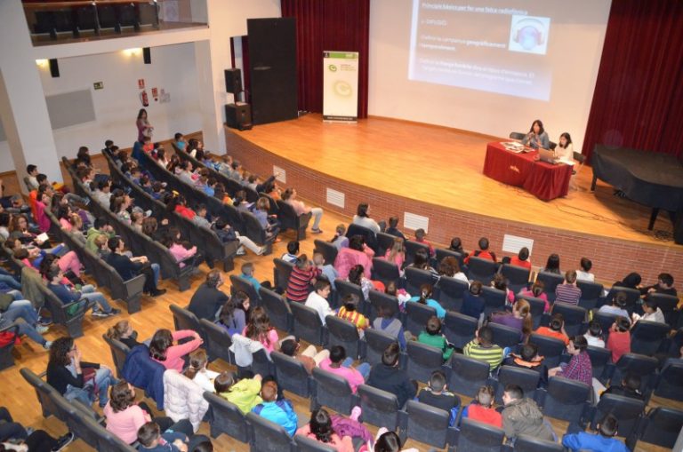 Ràdio Martorell imparteix a les cooperatives escolars un taller d’anuncis radiofònics