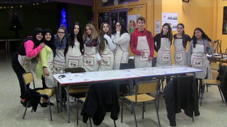 Els adolescents s’apropen als fogons amb el taller ‘Cuina sense pares’ a l’Echegaray