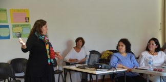 Professionals locals reben informació sobre l’abordatge de la violència masclista