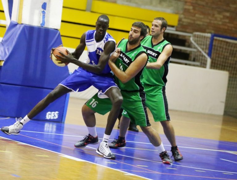 El CB Martorell rep el Castellbisbal en un derbi amb ganes de revenja al pavelló esportiu municipal