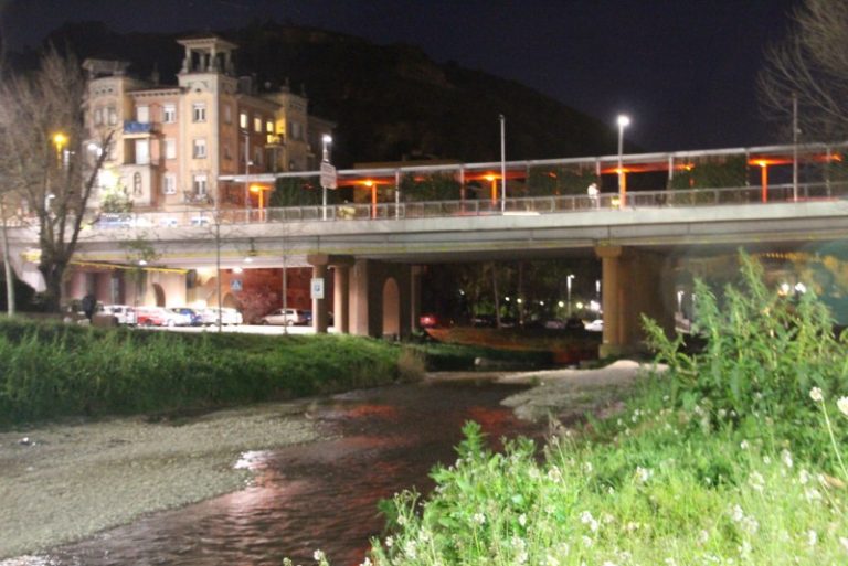 El Pont d’Anoia s’il·lumina de color taronja per commemorar el Dia Mundia del Ronyó