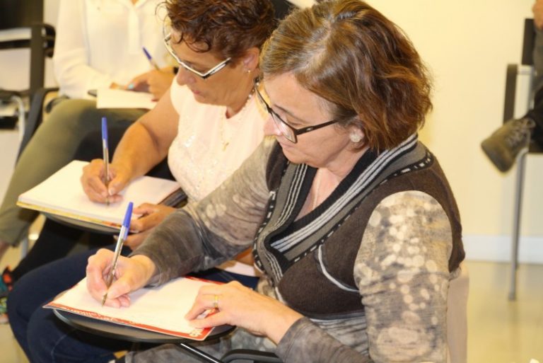 El Servei Local de Català torna a engegar un curs de reforç de gramàtica i ortografia