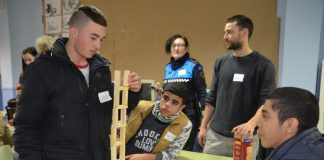 Els alumnes del Balmes reben consells sobre mobilitat segura a càrrec de la Policia Local