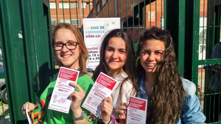 Els estudiants del Joan Oró aconsegueixen prop d’una vuitantena de donants de sang