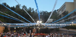 35 anys contagiant festa i companyonia al voltant de la Font de la Mina