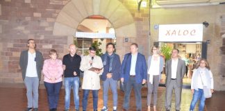Un centenar de persones es concentra davant l’Ajuntament contra les imputacions pel 9N
