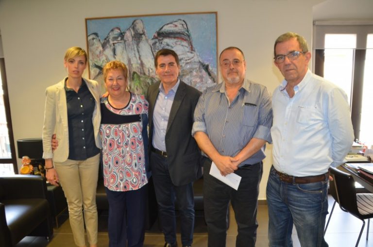 Signat un conveni per realitzar tallers de memòria per a persones amb alzheimer