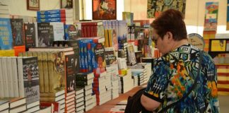 La Fira del Llibre de Sant Jordi es trasllada aquest 2015 a l’interior del Centre Cultural