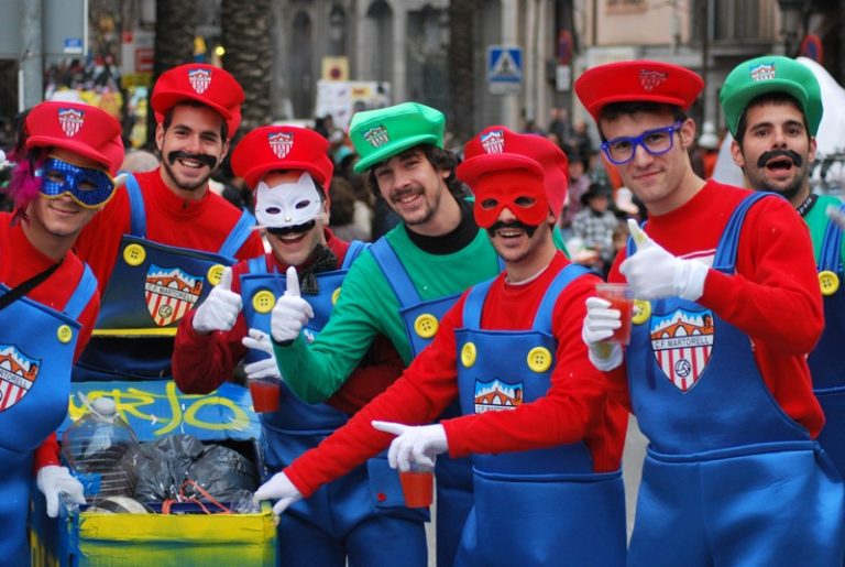 Més de 2.000 persones es preparen per desfilar dissabte al Carnaval més creatiu