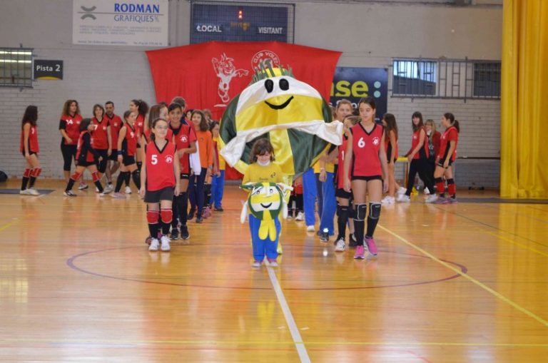 Presentacions dels equips del Club Voleibol i la secció de pàdel del CN Martorell