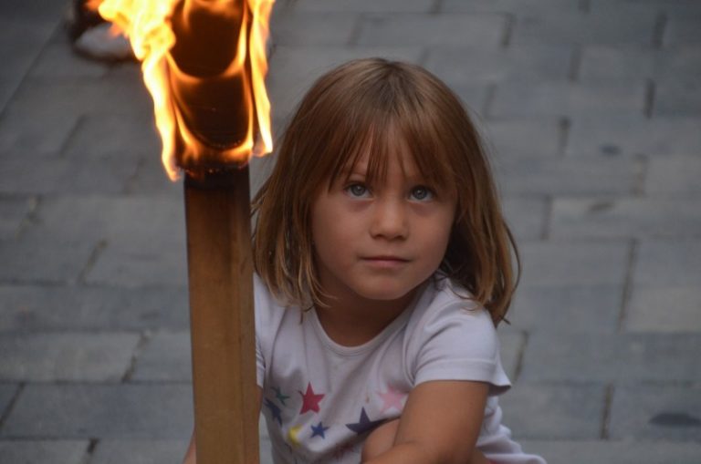 Martorell rep la Flama del Canigó, símbol de germanor dels territoris de parla catalana