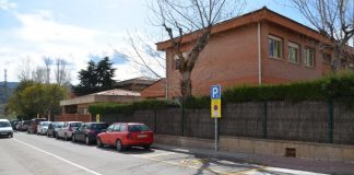 S’eixamplarà la vorera d’accés a l’escola Juan Ramon Jiménez per garantir més seguretat