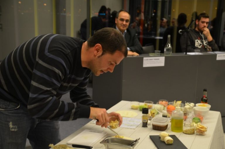 Caballero presenta ‘Recetas de tapas y pinchos’ amb un taller pràctic a la Biblioteca