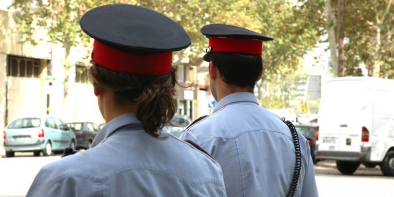 Tres detinguts in fraganti quan es disposaven a robar en dos domicilis de Martorell