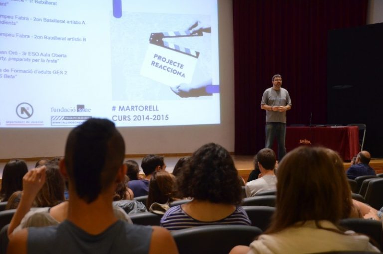 ‘Reacciona’ treballa l’amor sense violència i l’addicció a les pantalles a través del cine