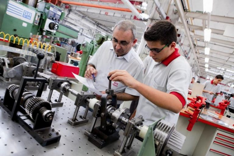 Oferta de places vacants a l’Escola d’Aprenents de Formació Professional de SEAT