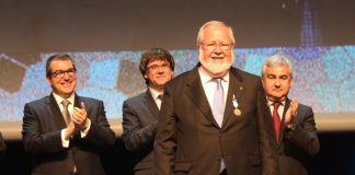 L’exalcalde Salvador Esteve rep la medalla de bronze dels Mossos d’Esquadra