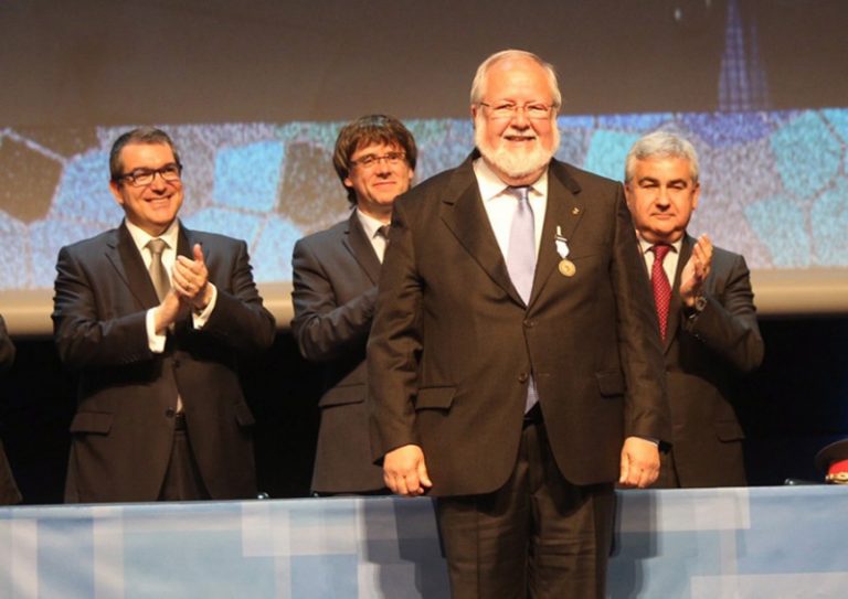 L’exalcalde Salvador Esteve rep la medalla de bronze dels Mossos d’Esquadra