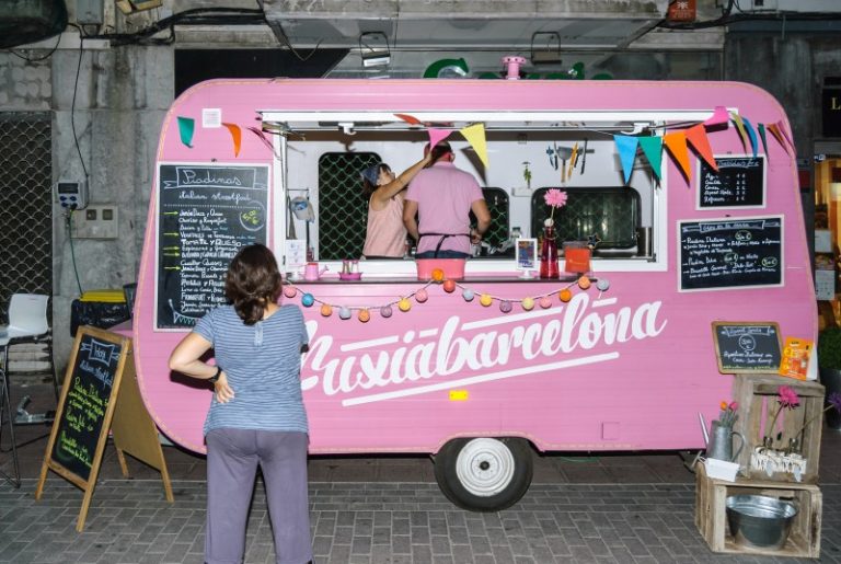 La proposta ‘Fashion Night Martorell’ sacseja l’ambient de divendres nit a La Vila