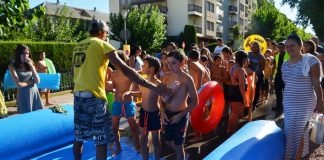 El supertobogan i el parc d’aigua infantil refresquen el diumenge de Festa Major