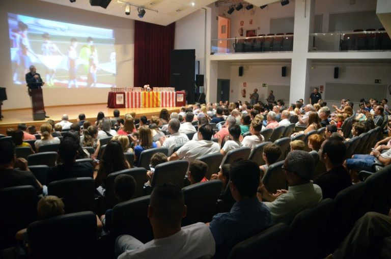 Auditori ple per reconèixer equips campions i gent del Club de Futbol Martorell